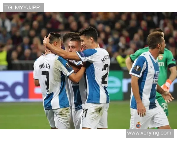 中央陆军与西班牙足球队激战正酣谁能在这场对决中笑到最后 中央陆军与西班牙足球队激战正酣谁能在这场对决中笑到最后