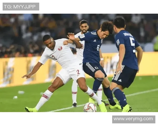 冈山绿稚与千叶队的激烈对决展现足球魅力与战术智慧