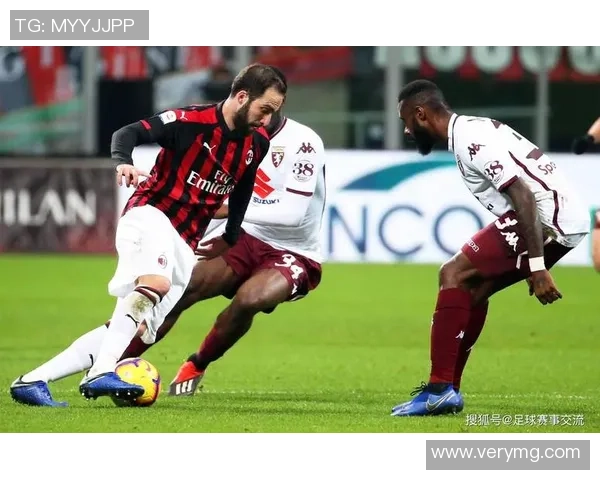 埃蒙与瓦尔韦克的激烈对决揭示了足球战术与团队协作的重要性